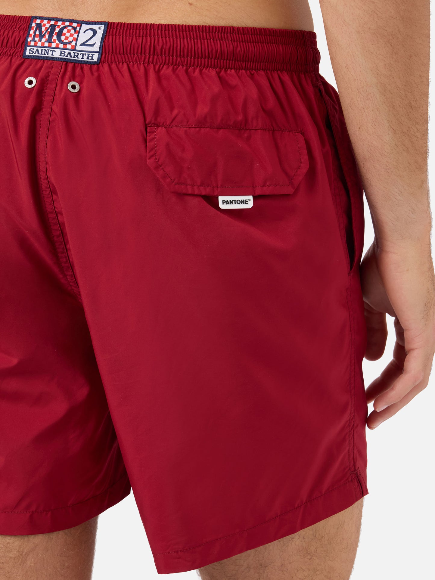 Lighting Pantone Badeshorts in Burgunderrot | PANTONE SPECIAL EDITION 