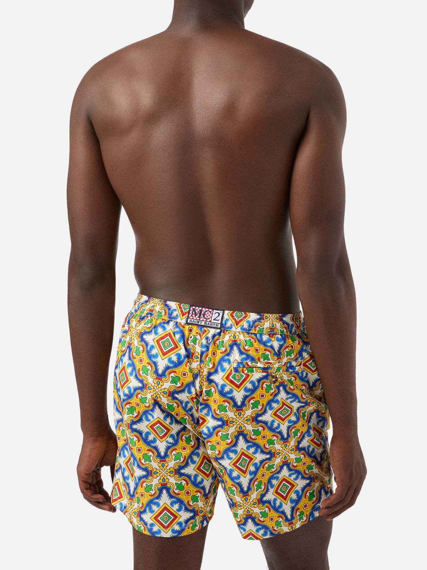 Short de bain en tissu technique blanc Lighting à imprimé majolique multicolore 