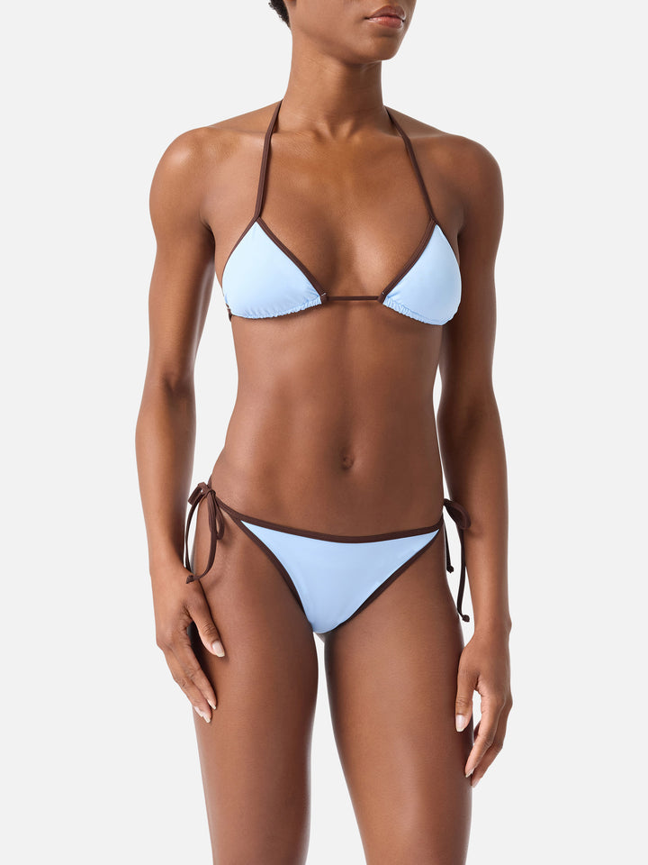 Leah Virgo brauner Bikini mit hellblauen Kontrastabschlüssen 