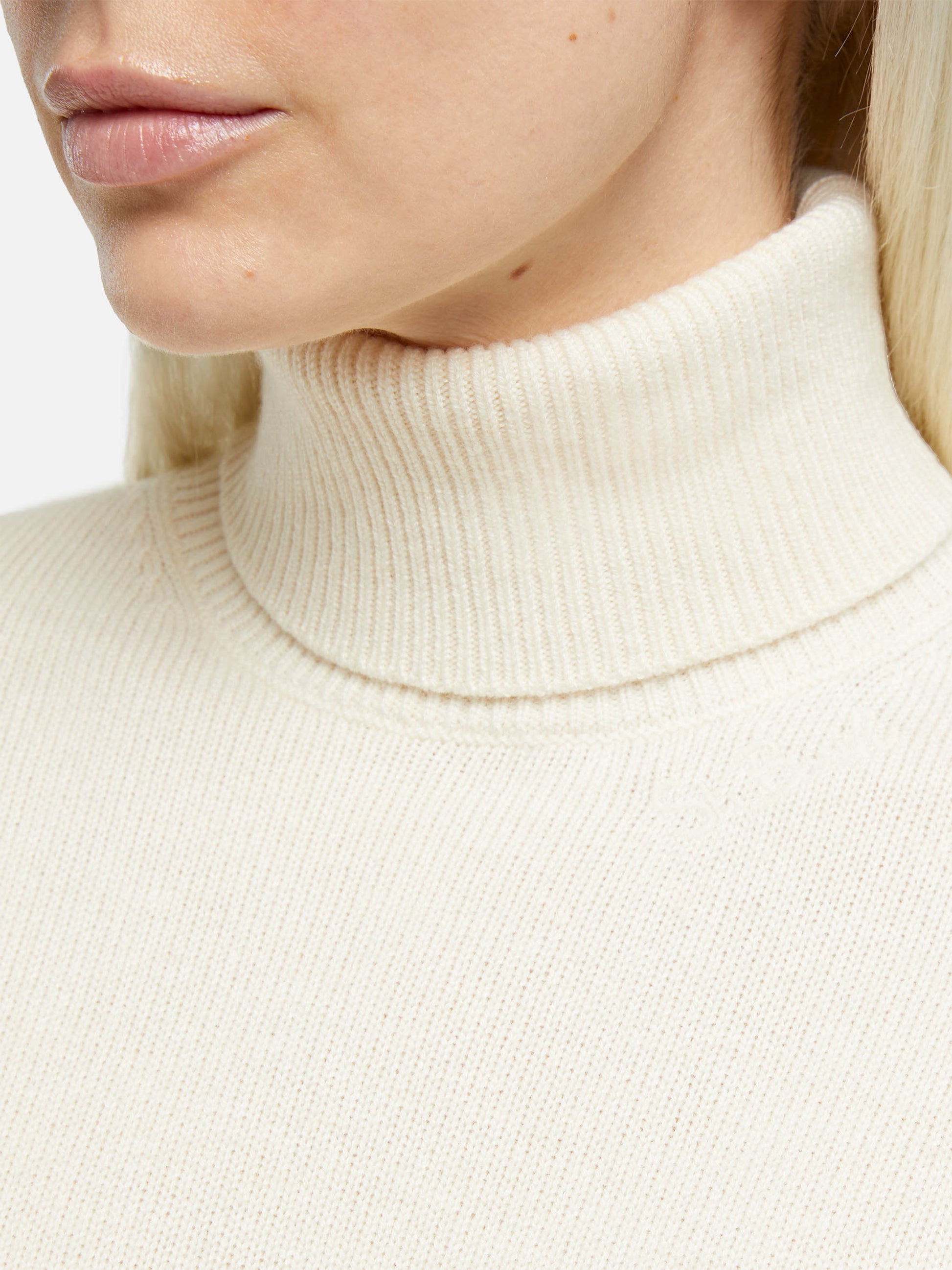 Woman white cashmere blend turtleneck sweater Moody - MC2 Saint Barth