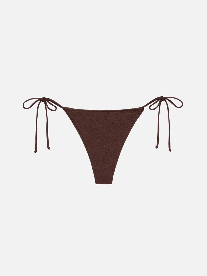 Marielle – Klassische Badehose aus Sangallo-Spitze in Braun