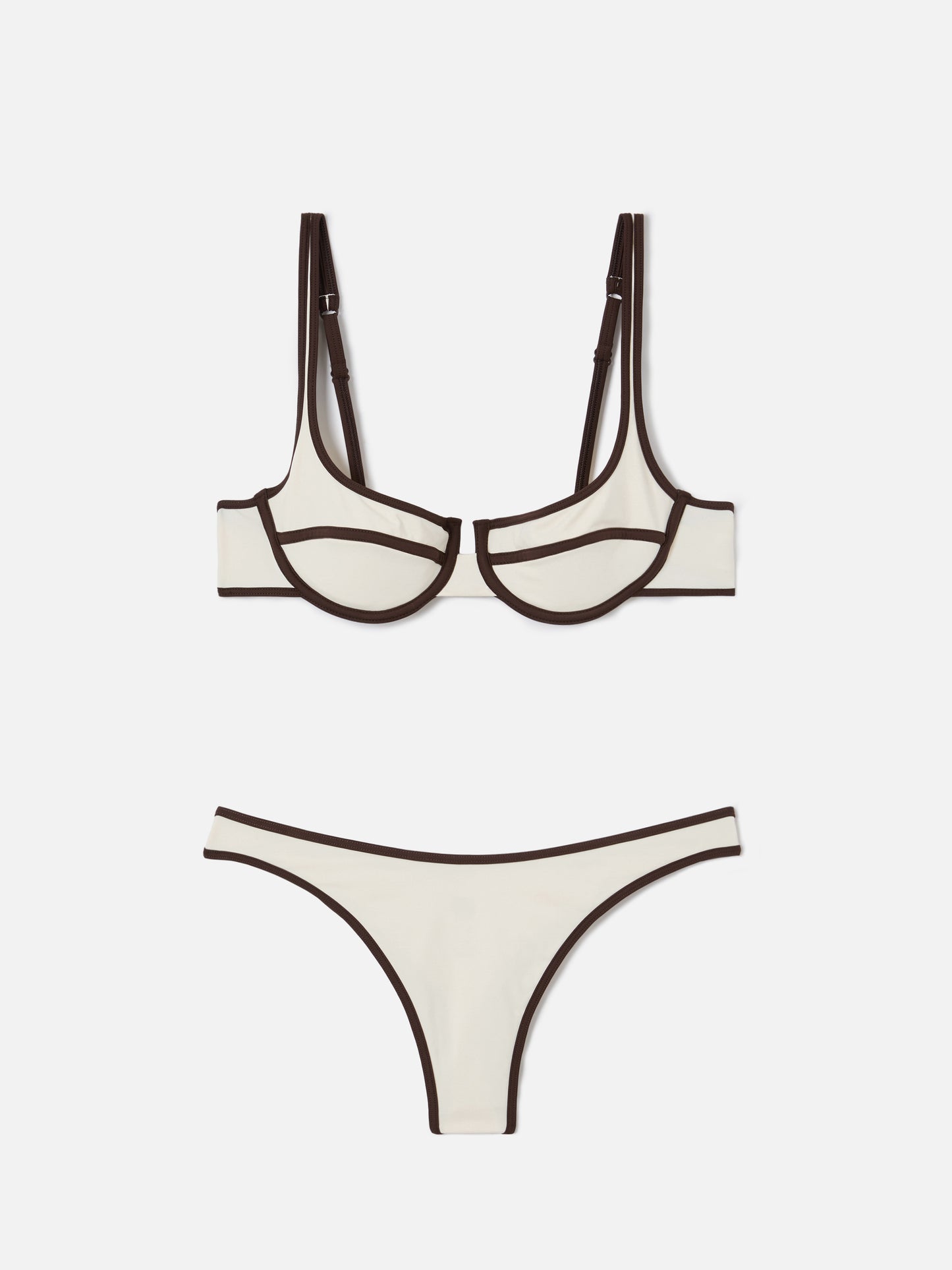 Bikini Amira String Naomi String color crema con ribetes en contraste marrón 