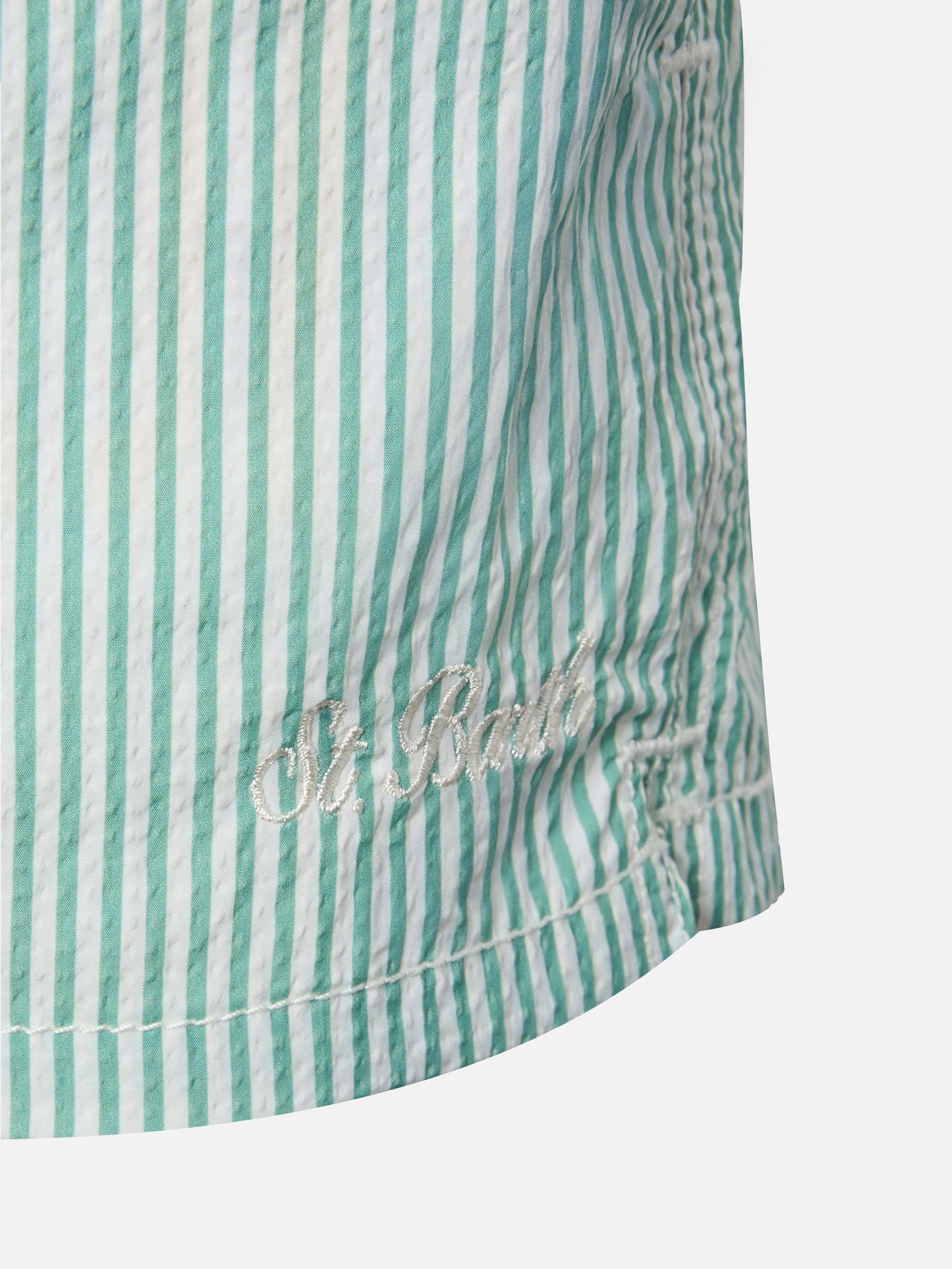 Patmos Jr. salbeigrüne, gestreifte Badeshorts aus Seersucker in mittlerer Länge