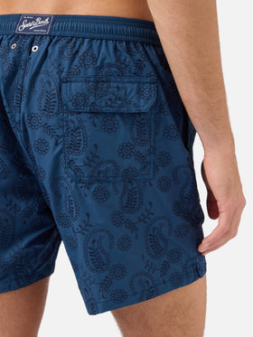 Short de bain Patmos en sangallo bleu avec broderie 