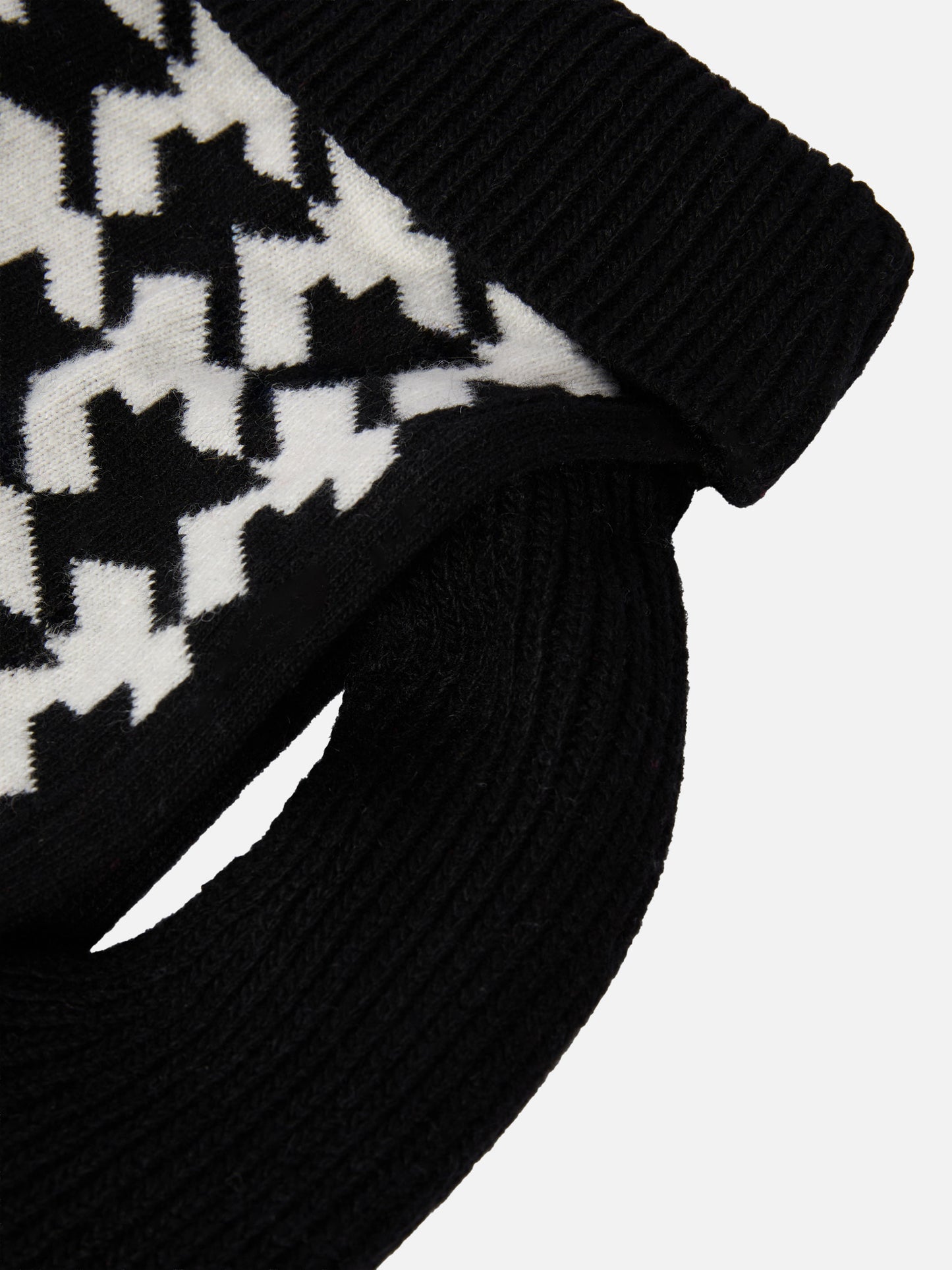 Hundepullover mit Pied-de-Chien-Stickerei