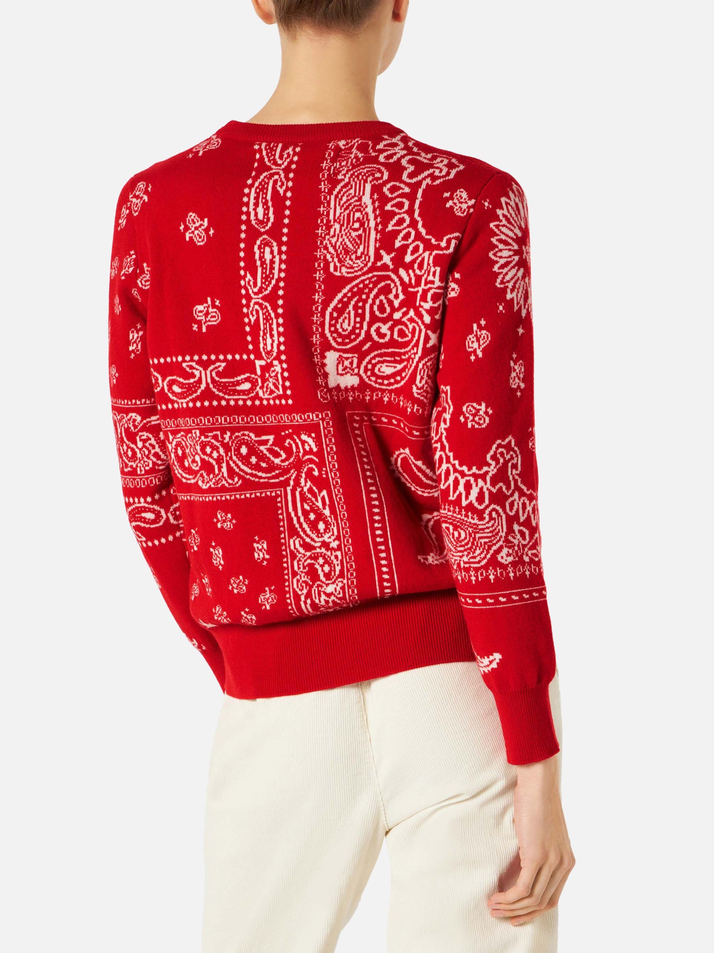 Damenpullover mit rotem Bandana-Jacquard