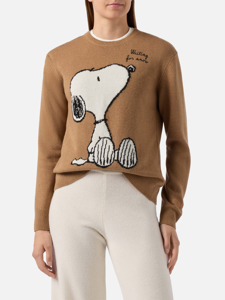 Maglione New Queen in misto cashmere cammello con jacquard Snoopy e ricamo | PEANUTS SPECIAL EDITION