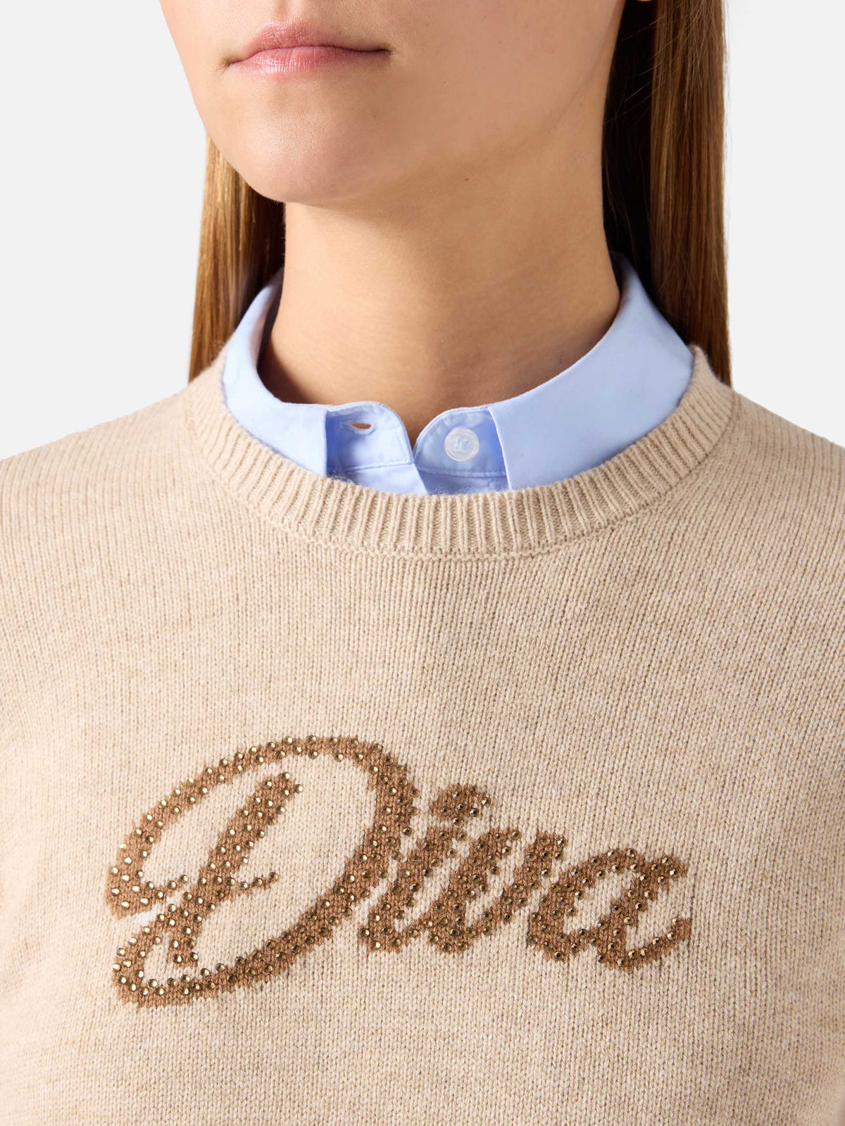 Jersey de punto beige New Queen con cuello redondo y bordado Diva con strass 