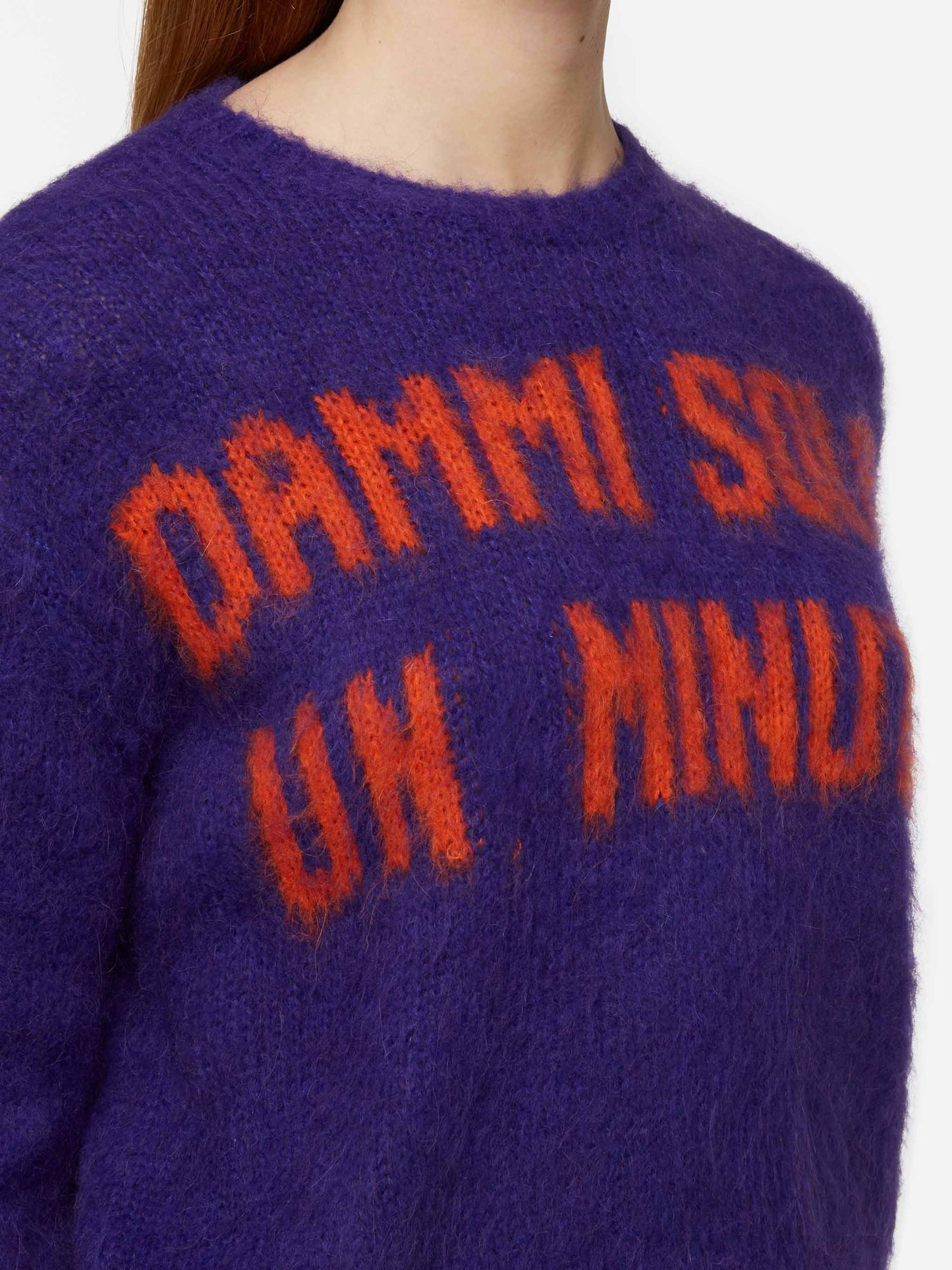 Woman crewneck soft crop sweater with Dammi solo un minuto embroidery - MC2 Saint Barth