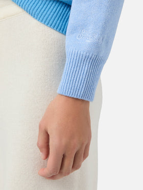Neuer Queen-Pullover aus Kaschmirmischung in Hellblau mit Campiglio-Postkarten-Jacquard