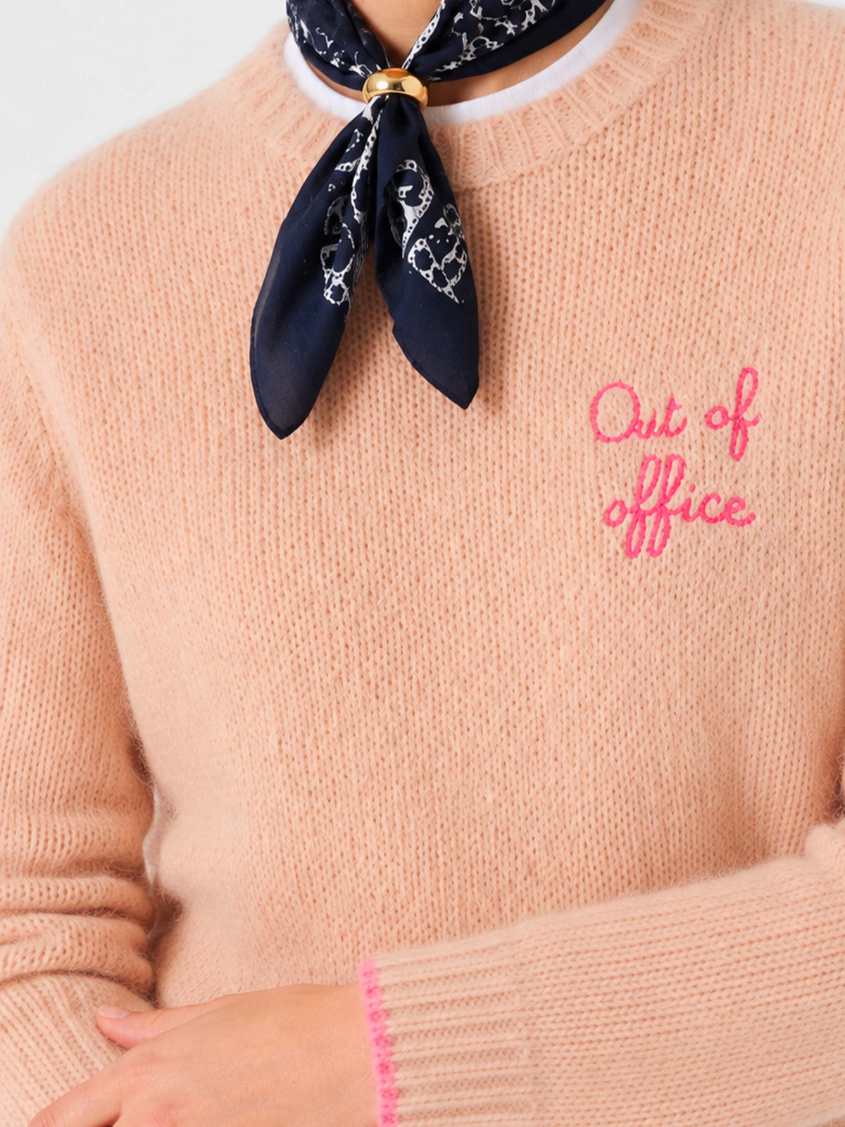 Maglia New Queen Soft beige con ricamo Out of office