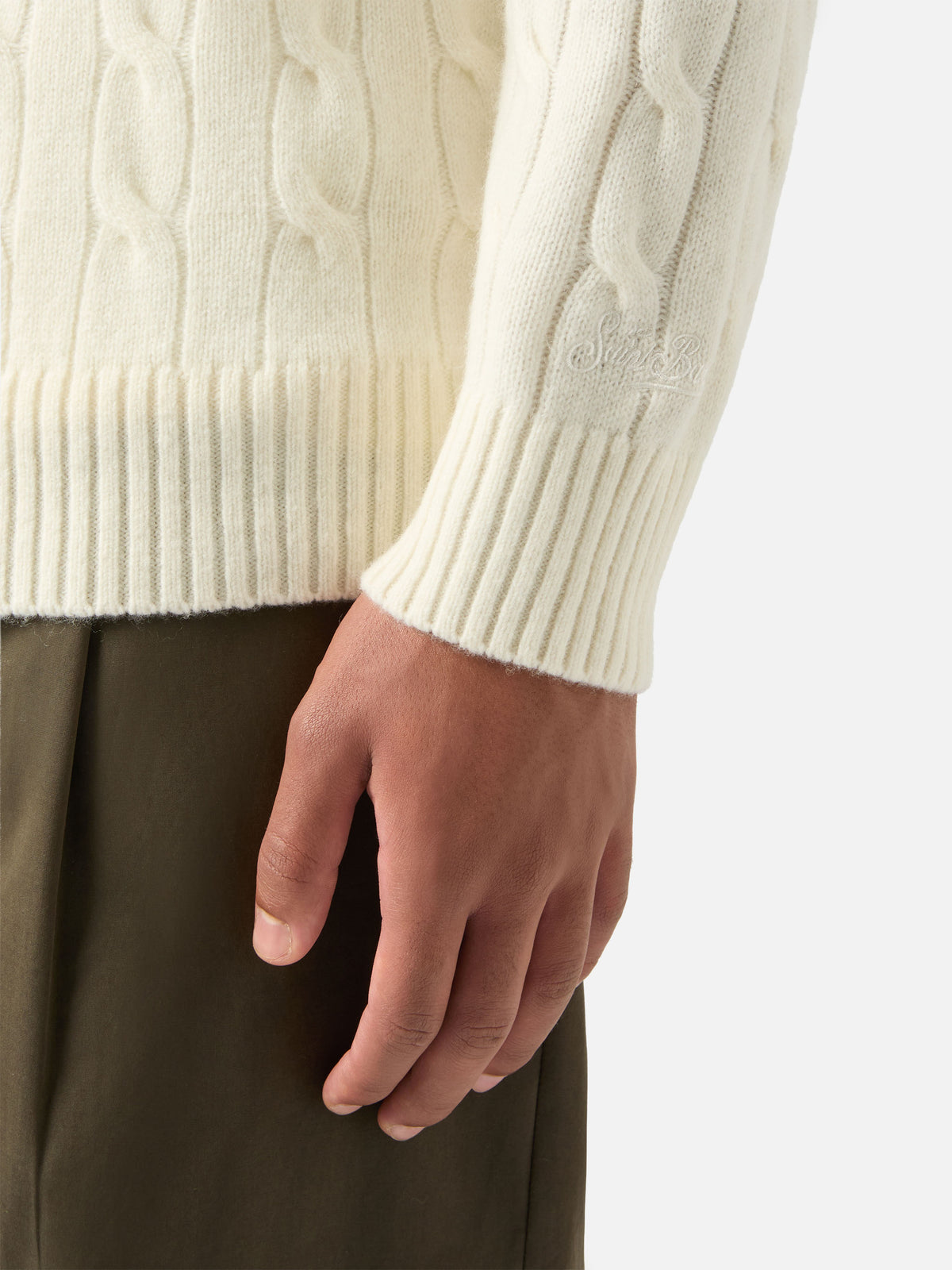 Maglia girocollo Regent bianco panna in lana con lavorazione a trecce