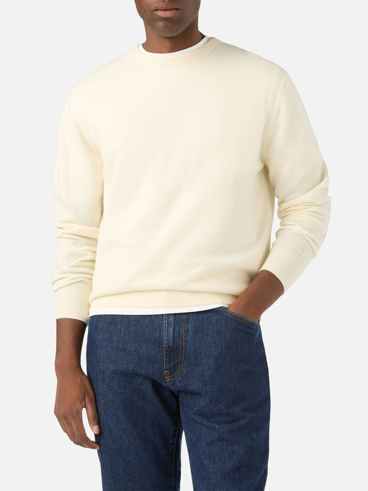 Jersey de cuello redondo Regent en mezcla de lana merino y cachemira color off white 