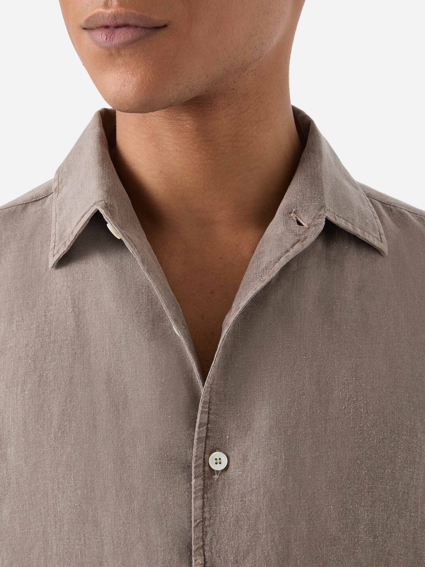 Brown Raphael shirt in pure linen with mineral garment dyeing
