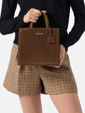 Braune mittelgroße Shopping-Bag aus Wildleder mit Logo-Schriftzug 