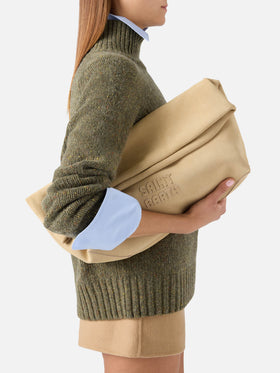 Pochette Maxi beige in camoscio con patch logo