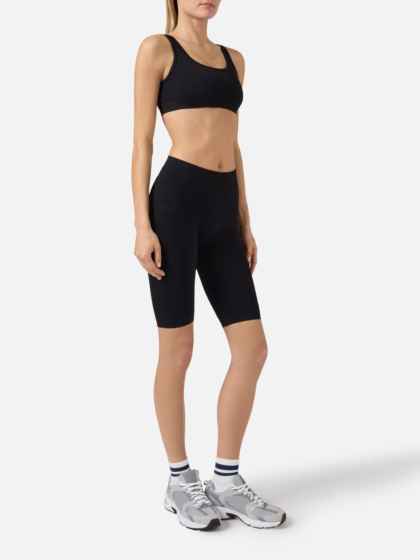 Leggings corti sportivi Vega in tessuto tecnico nero