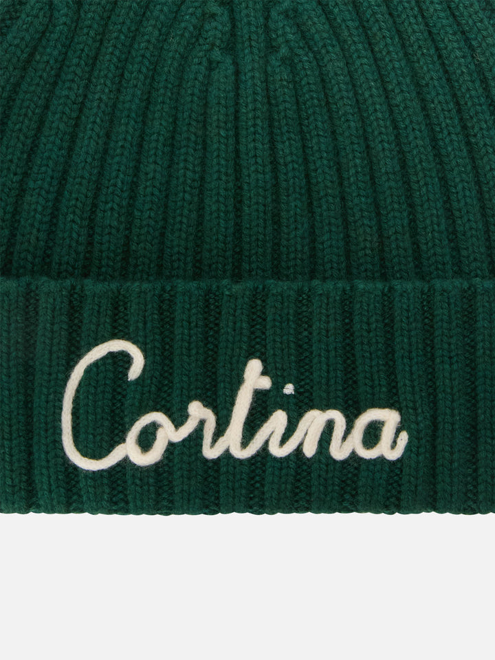 Bonnet Wengen vert avec broderie Cortina 