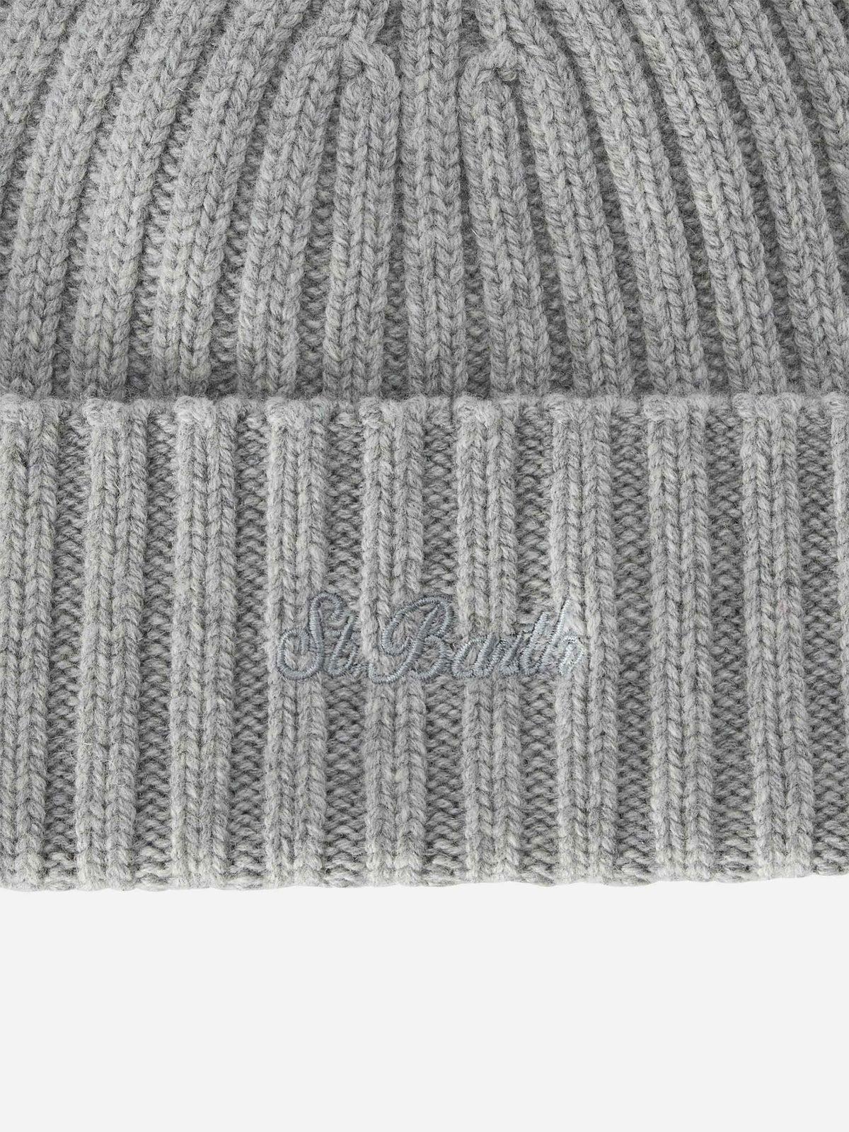 Bonnet Wengen gris clair avec broderie St. Barth 