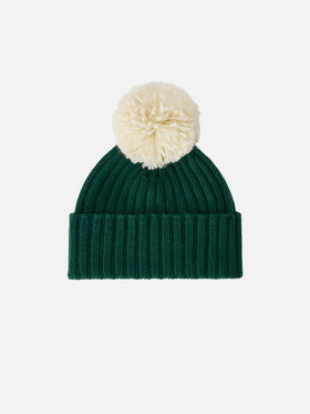 Berretto Wengen verde con pompon e ricamo St. Barth