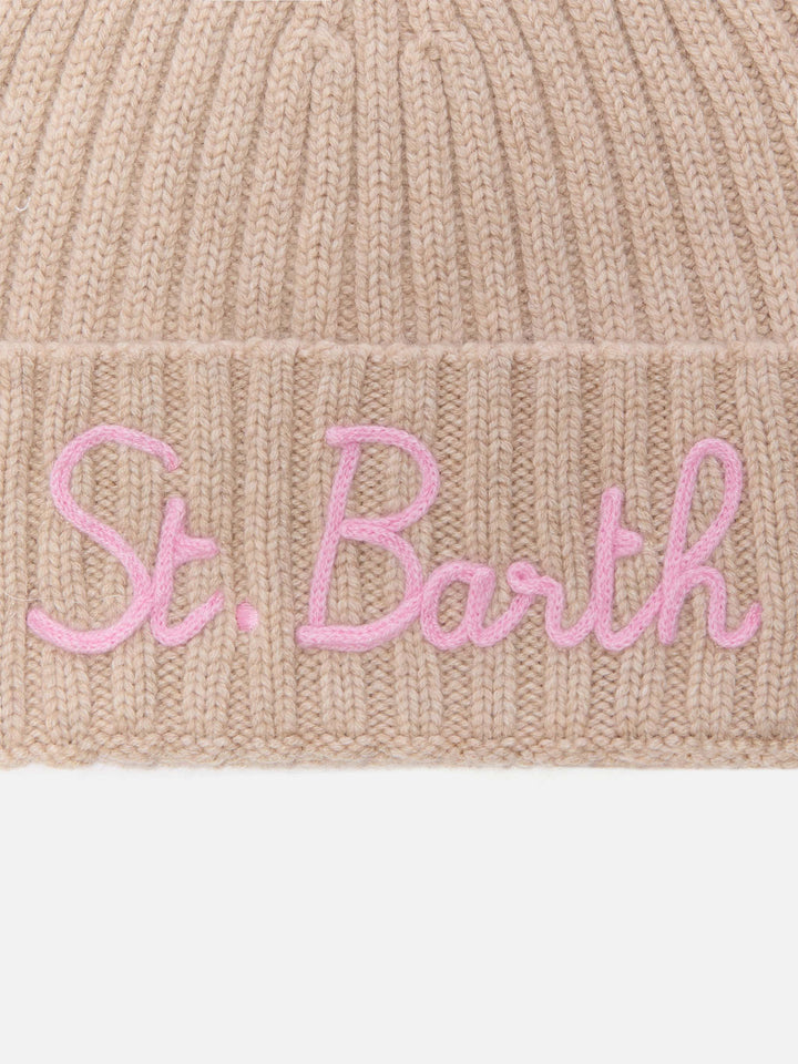 Berretto Wengen in misto cashmere beige con ricamo St. Barth