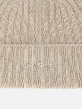 Wengen beanie in cashmere in khaki with St. Barth embroidery on the turn-up
