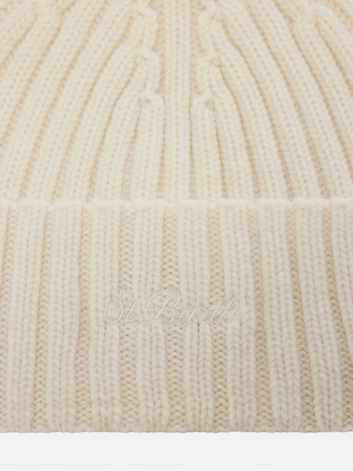 Bonnet Wengen en blanc cassé 100% WOOL avec broderie St. Barth 