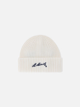 Berretto Wengen bianco panna in cashmere con ricamo St. Moritz | Special edition