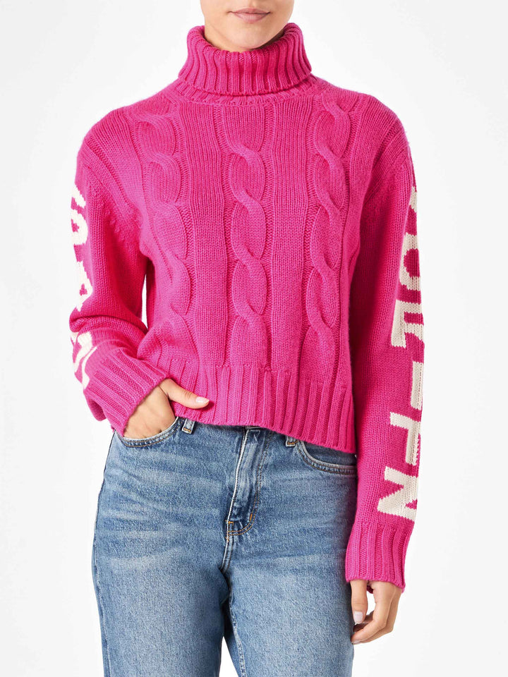Maglia da donna intrecciata dolcevita rosa fluo
